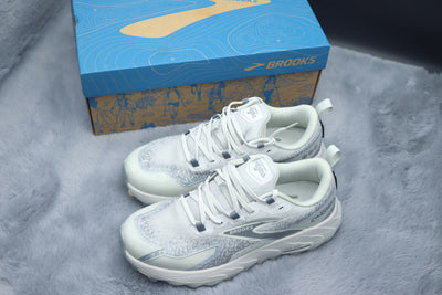 BRKS Cascadia 18 – Arctic White