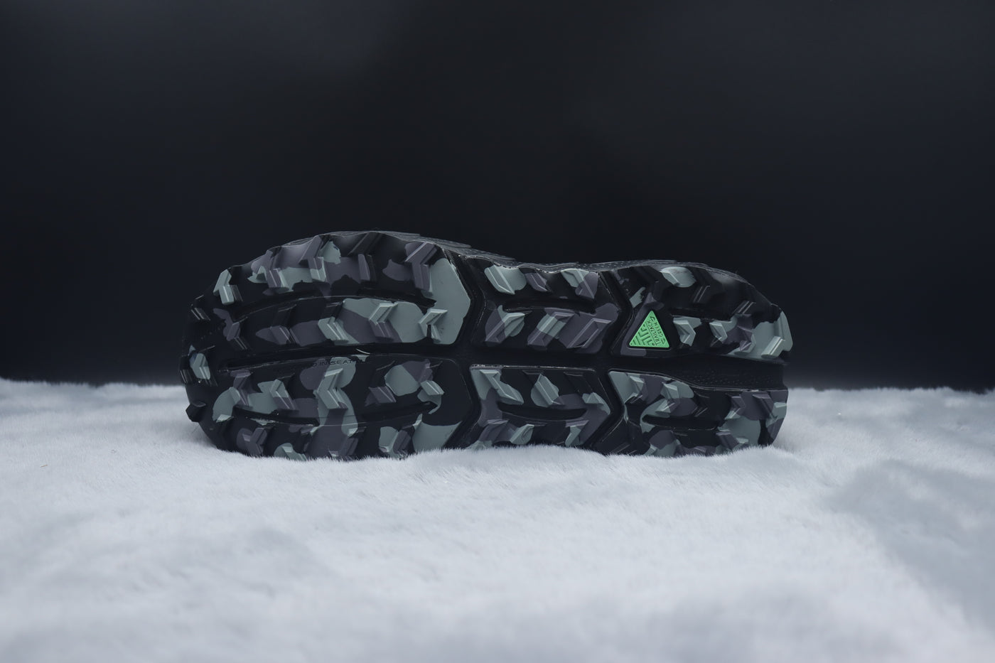 BRKS Cascadia 18 – Carbon Black