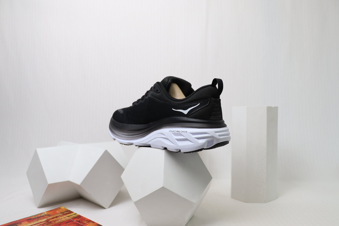 Bondi 8 - HK Unisex Sneakers - Shadow Core