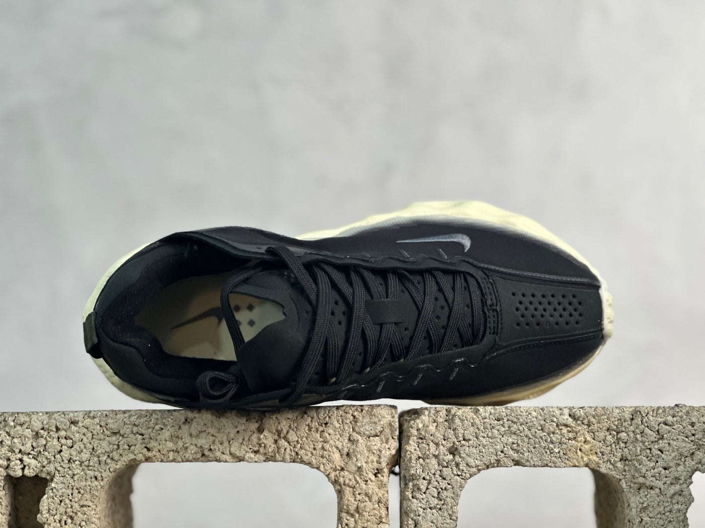 Zoom X Wave – Black Phantom Edition