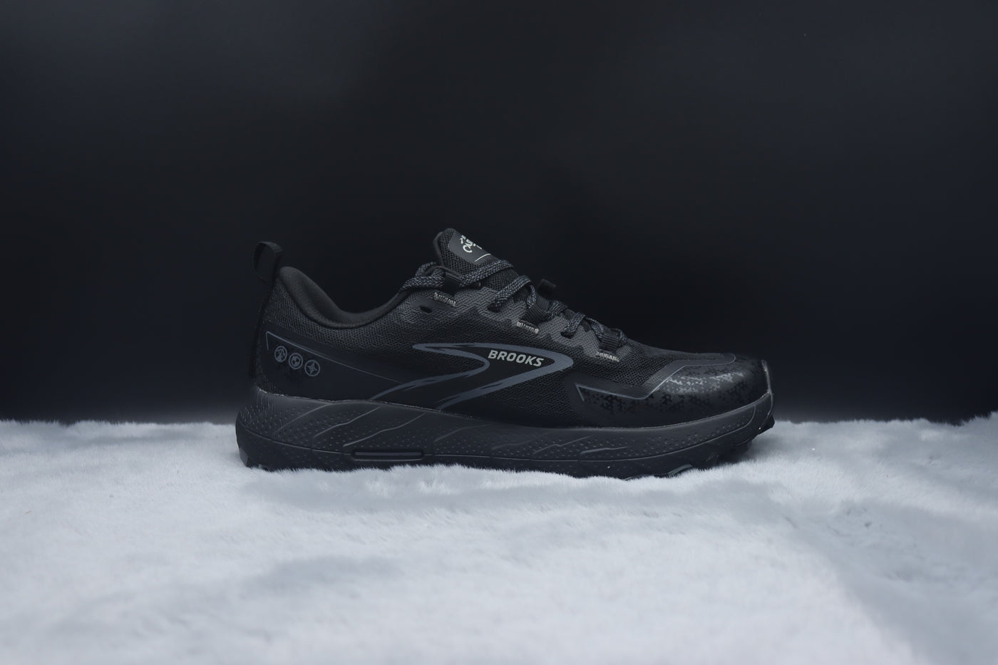BRKS Cascadia 18 – Carbon Black