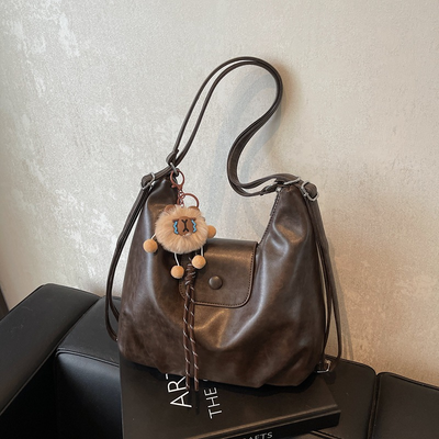 Versatile Women’s Shoulder Bag
