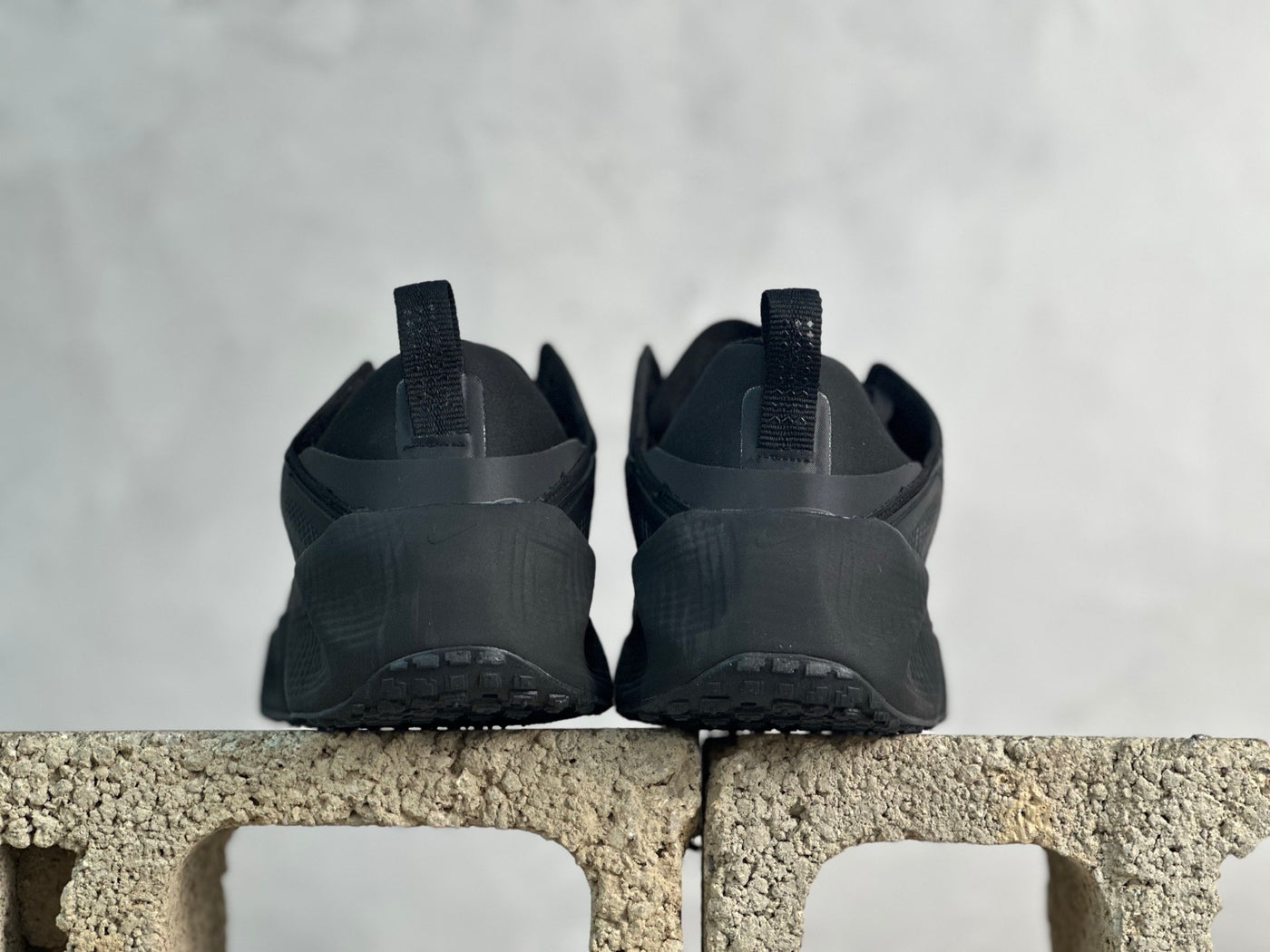 Zoom X Wave – Full Black Edition