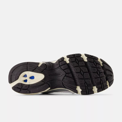 NB 530 - METALLIC SILVER with BLACK CEMENT